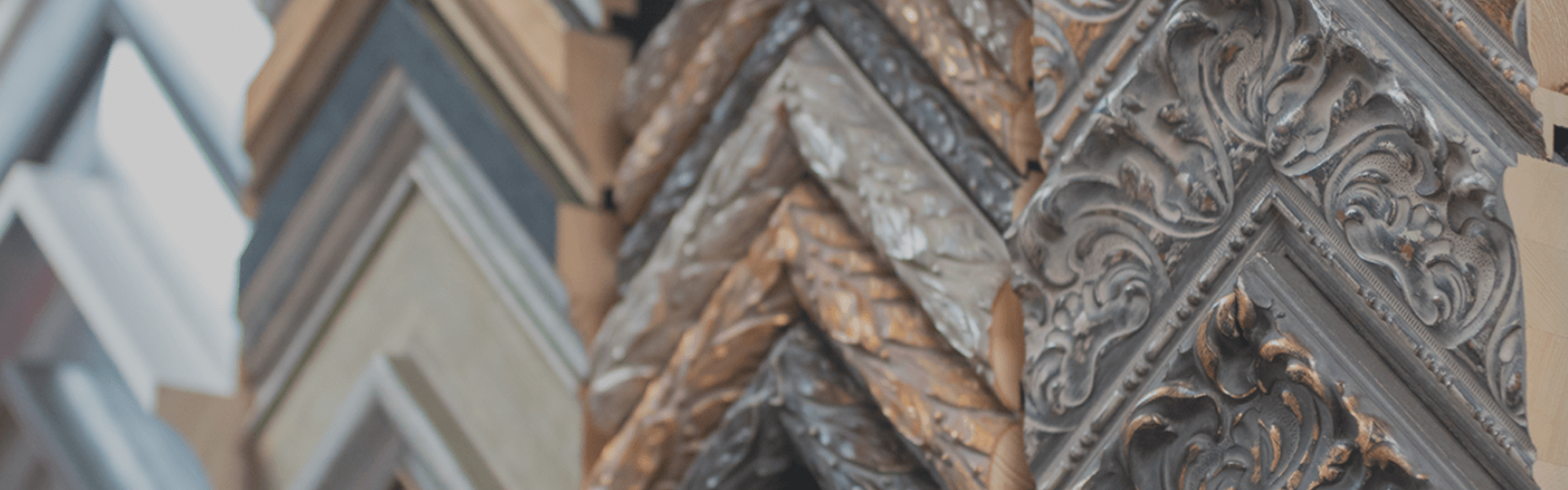 英科再生PS裝飾線條可作為踢腳線、頂角線、腰線，用于建筑裝飾，具有防水、防蟲蛀、無(wú)甲醛和易安裝等優(yōu)勢(shì)